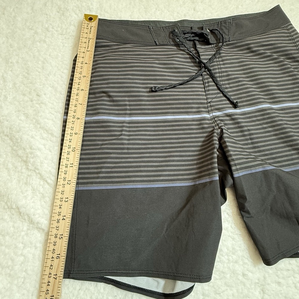 PATAGONIA Men Stretch Hydropeak Boardshorts 18" OLIVAS STRIPE BLACK OLBK Size 30 - Picture 12 of 13